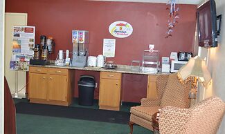 Super 8 by Wyndham Tifton