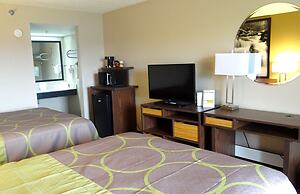 Super 8 by Wyndham Pigeon Forge Dollywood Lane