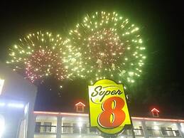Super 8 by Wyndham Pigeon Forge Dollywood Lane