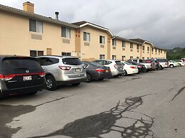 Super 8 by Wyndham Clearfield