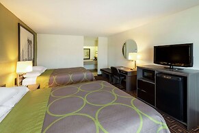 Super 8 by Wyndham Seguin