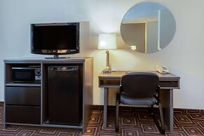 Super 8 by Wyndham Seguin