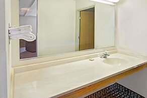 Super 8 by Wyndham Canonsburg/Pittsburgh Area