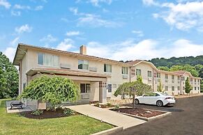 Super 8 by Wyndham Canonsburg/Pittsburgh Area