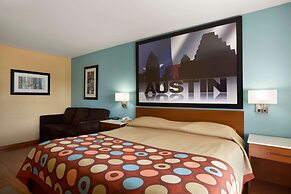 Super 8 by Wyndham Austin Downtown/Capitol Area