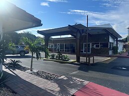 Econo Lodge Inn & Suites