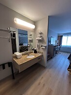 Super 8 by Wyndham Sterling CO