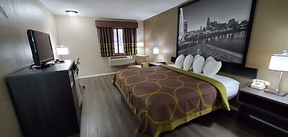 Super 8 by Wyndham Paris