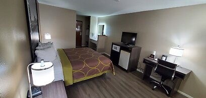Super 8 by Wyndham Paris
