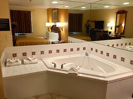 Travelodge by Wyndham Muskegon