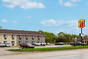Super 8 by Wyndham Storm Lake