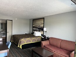 Super 8 by Wyndham Meridian