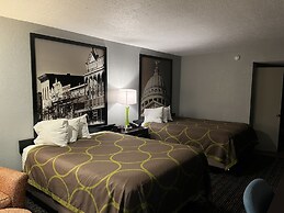 Super 8 by Wyndham Meridian