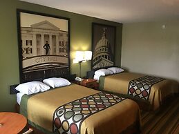 Super 8 by Wyndham Meridian