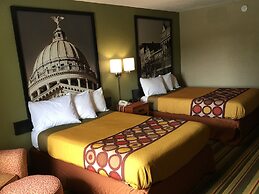 Super 8 by Wyndham Meridian