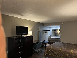 Super 8 by Wyndham Meridian