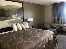 Super 8 by Wyndham Neosho
