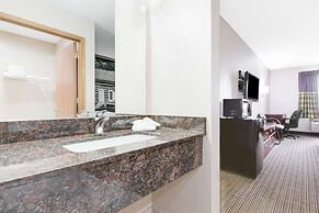 Super 8 by Wyndham Neosho