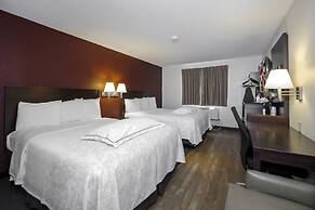 Red Roof Inn PLUS+ & Suites Malone