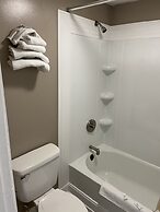 Inn Between The Hedges