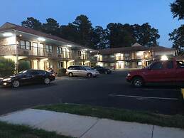 Inn Between The Hedges