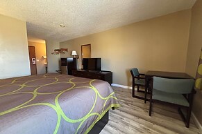Super 8 by Wyndham Normal Bloomington