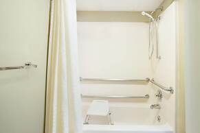 Super 8 by Wyndham Normal Bloomington