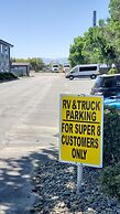 Super 8 by Wyndham Willows