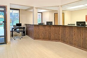 Super 8 by Wyndham Omaha I-80 West