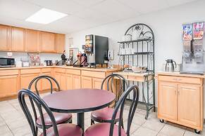 Super 8 by Wyndham Tomah Wisconsin