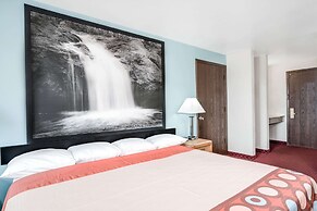 Super 8 by Wyndham Tomah Wisconsin