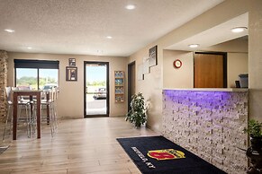 Super 8 by Wyndham Mayfield