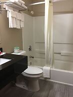 Super 8 by Wyndham Mayfield