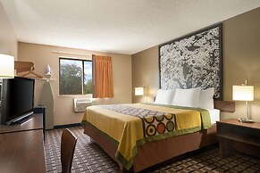 Super 8 by Wyndham Mayfield