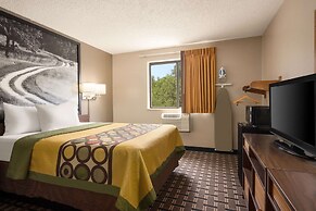 Super 8 by Wyndham Mayfield