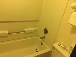 Super 8 by Wyndham Woodstock