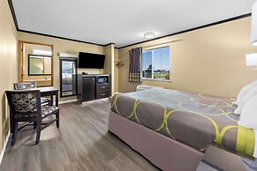 Super 8 by Wyndham Crescent City