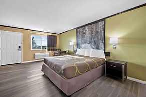 Super 8 by Wyndham Crescent City