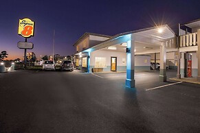 Super 8 by Wyndham Crescent City