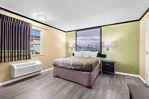 Super 8 by Wyndham Crescent City