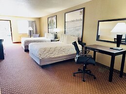 Hill Country Inn & Suites - New Braunfels / Gruene