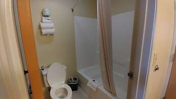 Super 8 by Wyndham McCall