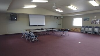 Super 8 by Wyndham McCall