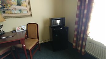 Super 8 by Wyndham McCall