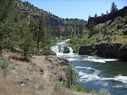 Super 8 by Wyndham Redmond