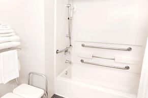 Super 8 by Wyndham Redmond