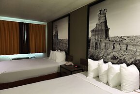 Super 8 by Wyndham Austin North/University Area