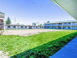 Country Hearth Inn & Suites By OYO Sturgis