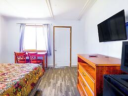 Country Hearth Inn & Suites By OYO Sturgis