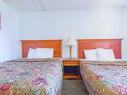 Country Hearth Inn & Suites By OYO Sturgis